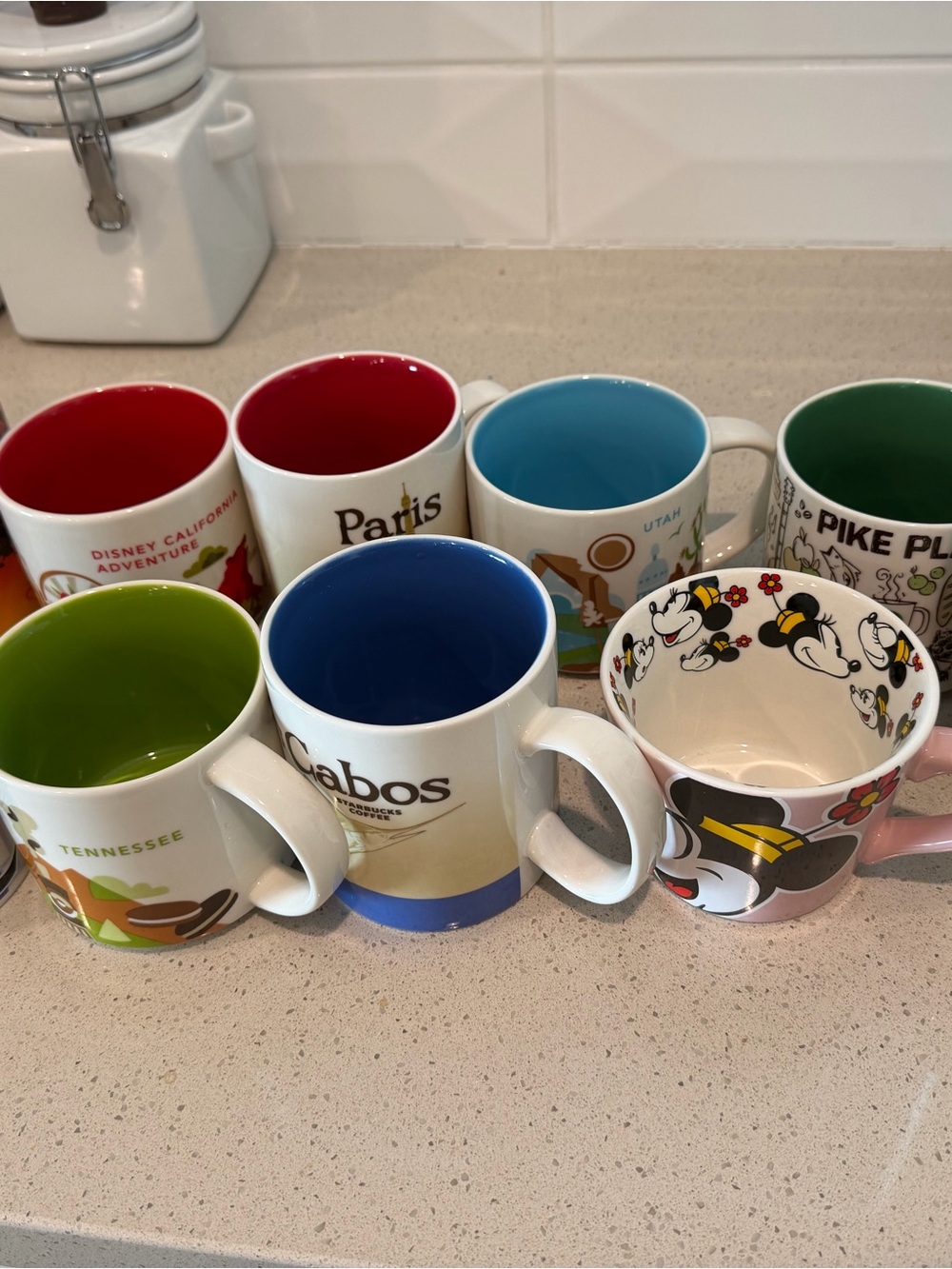 10 collectible ceramic mugs - Starbucks and Disney